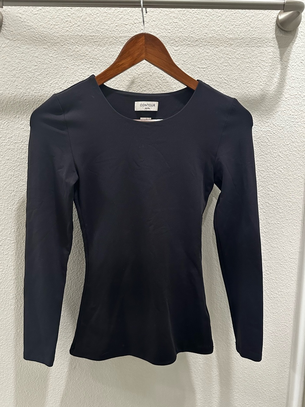 Aritzia Contour Top in Black